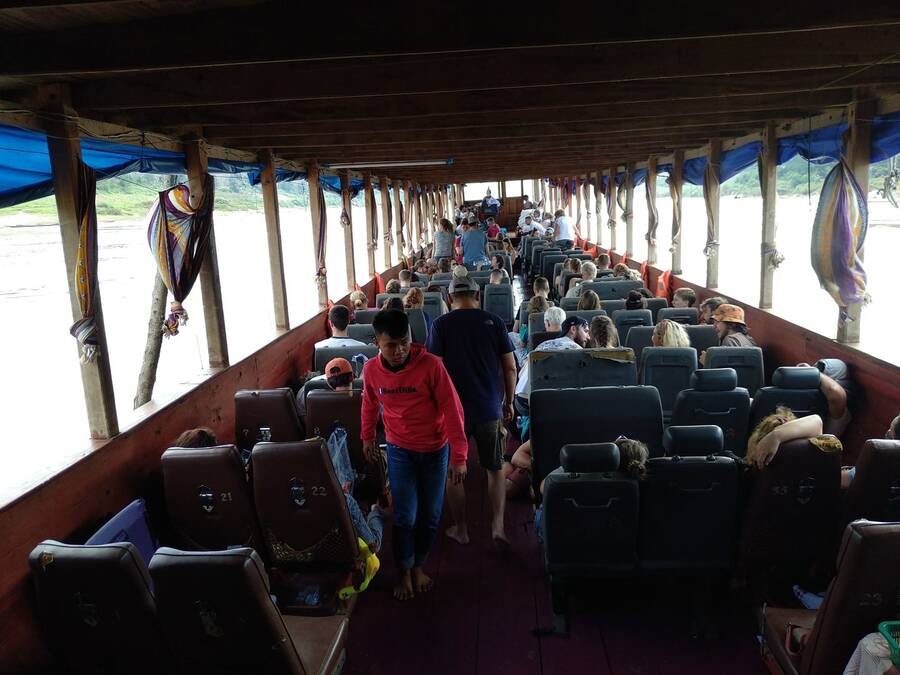 Párty loď, sedadla repasovaná (vyndaná) z autobusu. Párty loď, sedadla repasovaná (vyndaná) z autobusu.