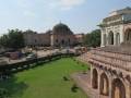 Pohled na centrum Mandu a mešitu Jami Masjid.