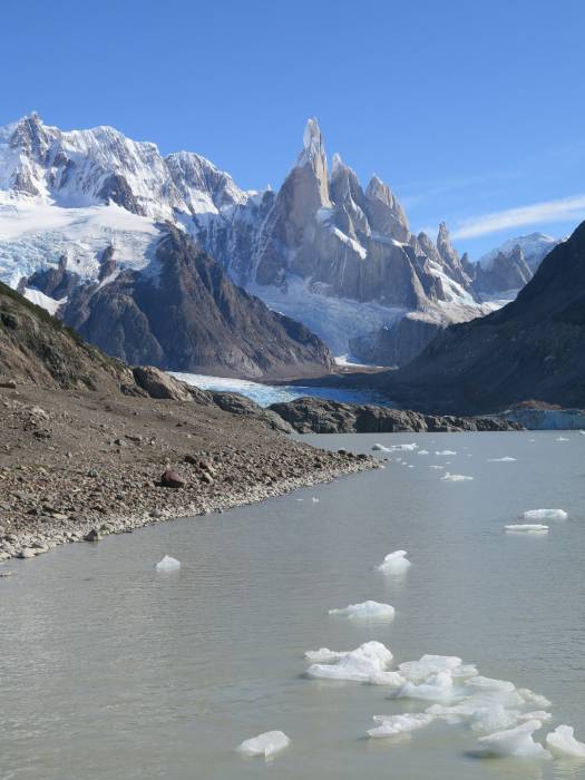 V dáli Fitz Roy, blízko zima.