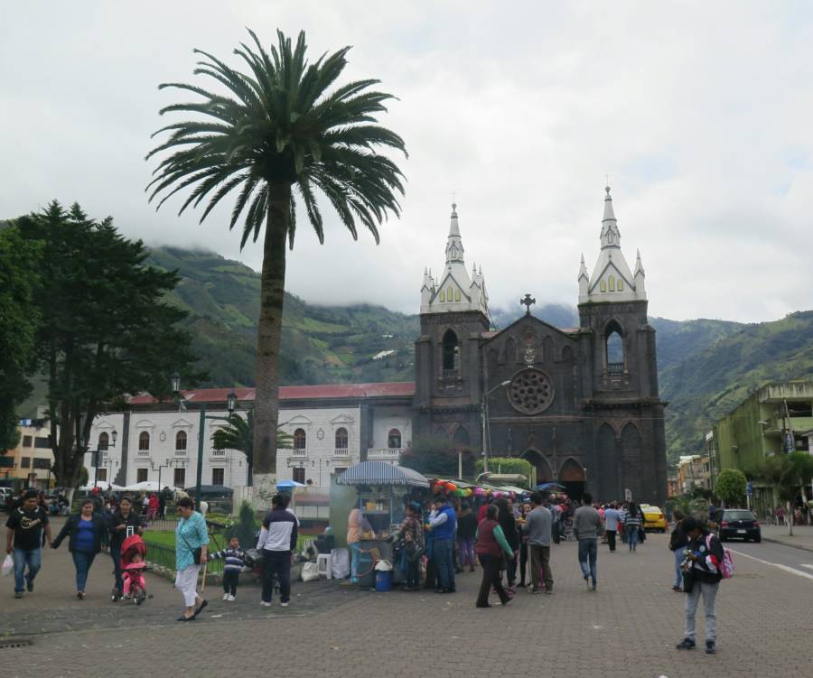 Basilica de la Rena del Rosario de Agua Santa